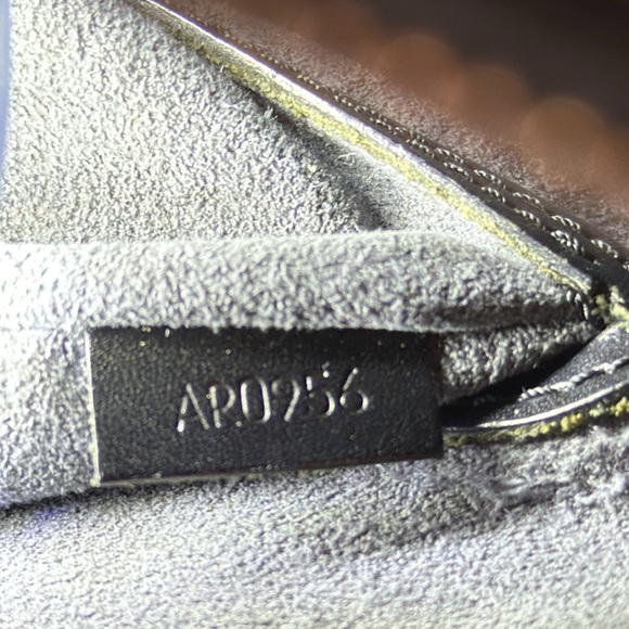 Authenticated LOUIS VUITTON Alma Epi PM w/ dust bag- Black - Picture 14 of 16